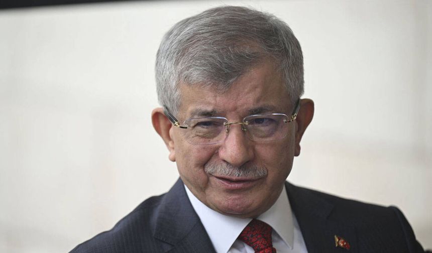 Ahmet Davutoğlu’ndan CHP ve Siyaset Gündemine Dair Çarpıcı Çıkış