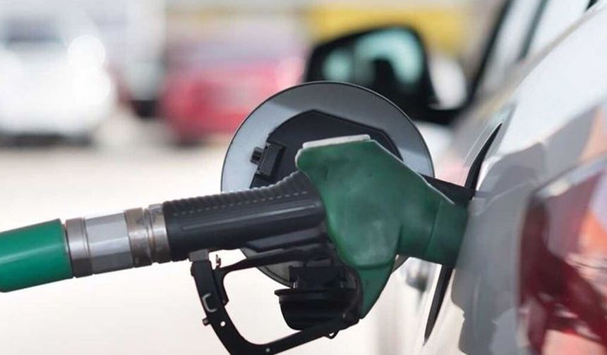 Akaryakıtta İndirim Sevinci Kısa Sürdü: Bu Gece Hem Benzine Hem Motorine Zam Kapıda!