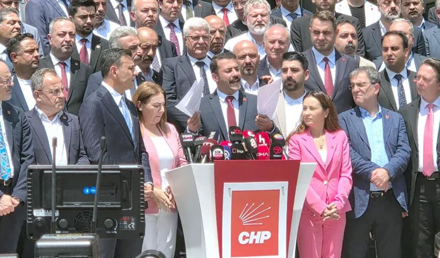 CHP’de Büyük Teşkilat Operasyonu: İstanbul, Ankara ve İzmir İl Başkanları Görevden Alındı!
