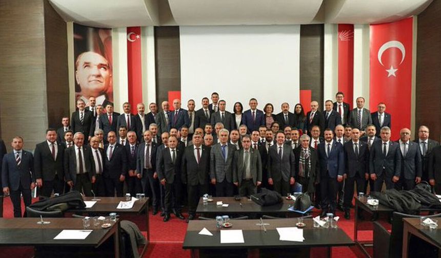 CHP’de Kazan Kaldırıldı! 74 İl Başkanı ve 81 İl Örgütünden Genel Merkeze Ortak Muhtıra: "Kurultay İstiyoruz!"