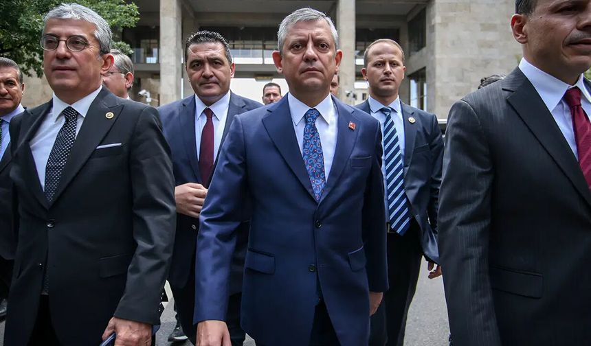 CHP’de Kurultay İçin İmzalar Teslim Edildi: 900’ü Aşkın Delege "Olağanüstü" Buluşma İstedi!