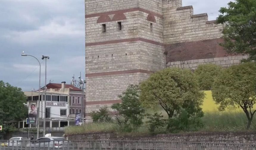 Edirnekapı Surlarında Facia Kıl Payı Önlendi: Şüphelilerin Telefonundan Çıkanlar Kan Dondurdu!
