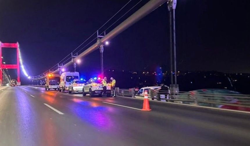 Fatih Sultan Mehmet Köprüsü’ne Amedspor Bayrağı Asıldı: Polis Çevrede Gece Boyunca Nöbet Tuttu!
