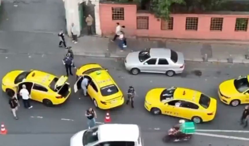 Eyüpsultan'da Zehir Tacirlerine Geçit Yok: Ticari Takside Kokain Ele Geçirildi