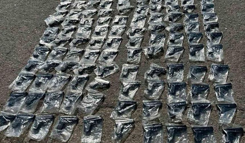 İstanbul'da Çetelere Yönelik Dev Silah Operasyonu: Otobüsten 120 Ruhsatsız Silah Çıktı!