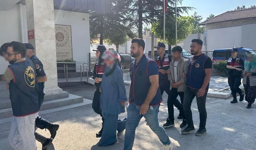 Afyonkarahisar'da Kan Donduran Cinayet: Oğlunun Katiliyle 3 Gün Sonra Evlenmiş!