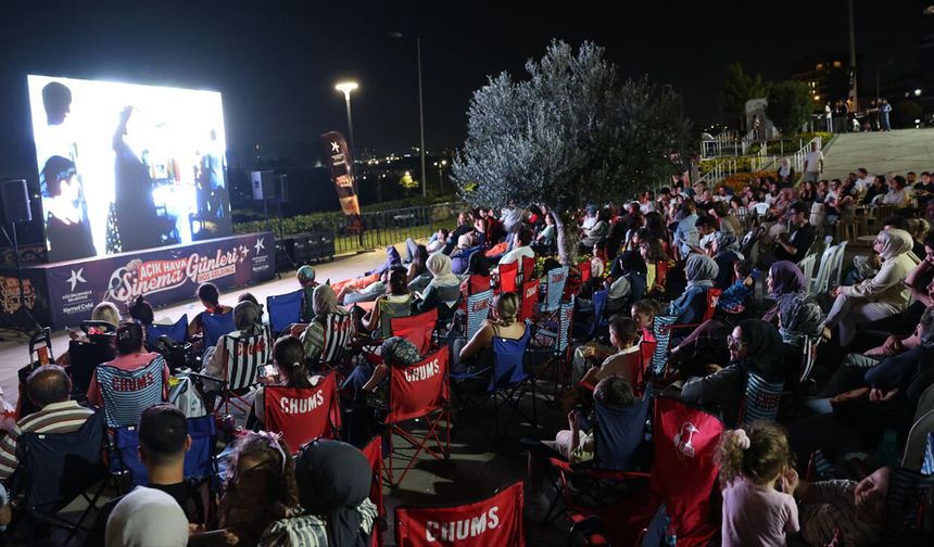 Küçükçekmece’de “Açık Hava Sinema Günleri” başladı