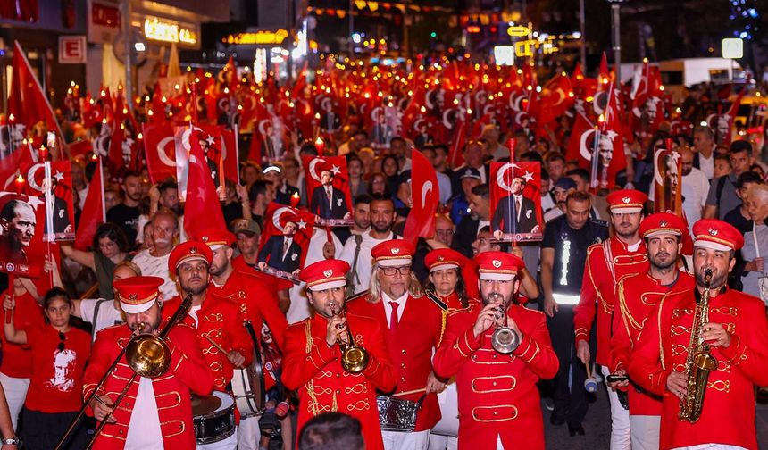 Zafer Coşkusu Maltepe’yi Kırmızı-Beyaza boyadı!