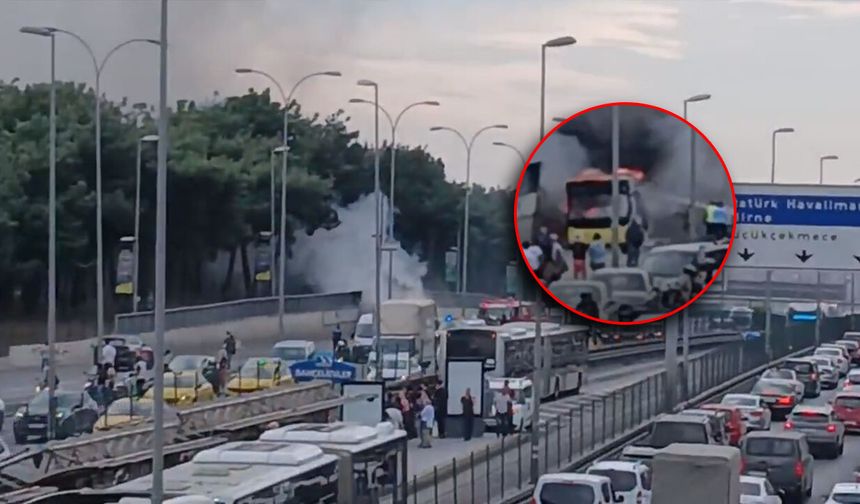Bahçelievler'de İETT Otobüsü Alev Alev Yandı: D-100 Karayolu Trafiğe Kapandı