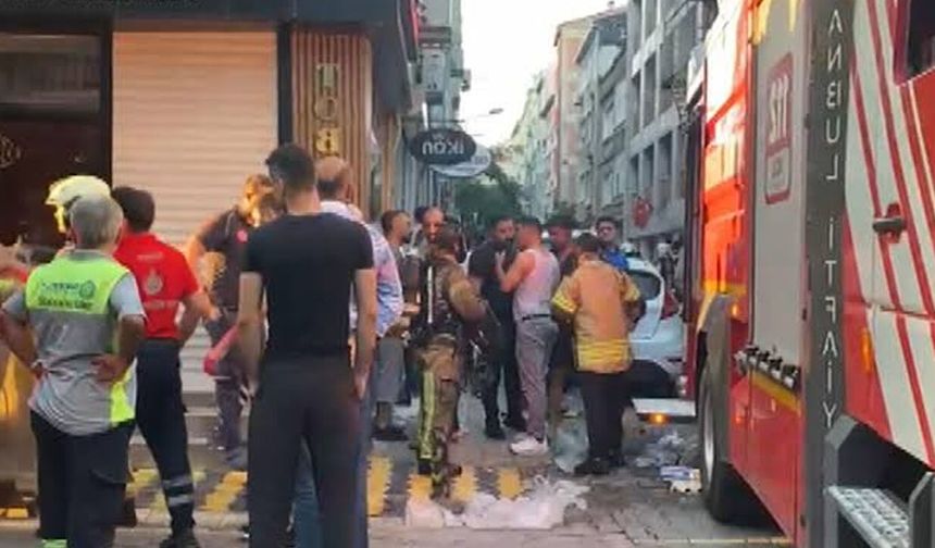 Bakırköy'de Otel Yangını: Mahsur Kalanlar Kurtarıldı, 12 Kişi Hastaneye Kaldırıldı