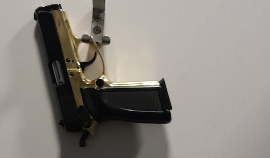 Küçükçekmece’de 'Askıda Silah' Skandalı: Okul Görevlisi Gözaltına Alındı!