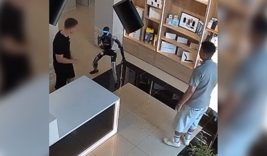Rusya'da Şoke Eden Olay: Teknoloji Mağazasında Robot İnsana Saldırdı