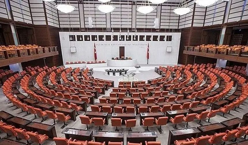 284 Eski Parlamenterden Ortak Bildiri: "Halk TV'ye Kayyum Atanmasını Şiddetle Protesto Ediyoruz!"