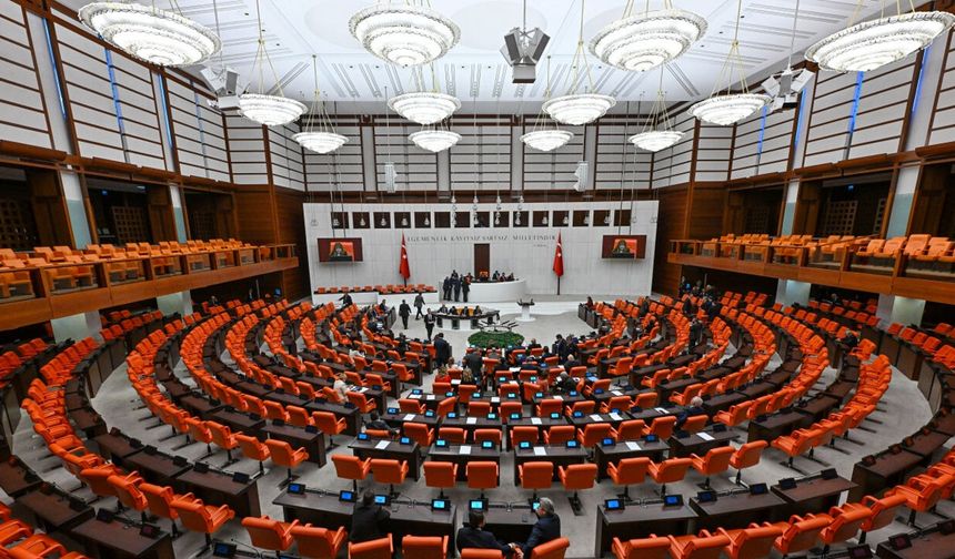 AK Parti’den Yeni "Sağlık Paketi": Sigara ve Gıda Takviyelerine Sıkı Denetim Geliyor!