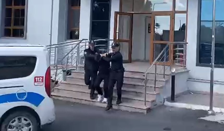 Küçükçekmece’de Şüphe Üzerine Durdurulan Araçtan Uyuşturucu Cephaneliği Çıktı: 19 Yaşındaki Sürücü Tutuklandı!