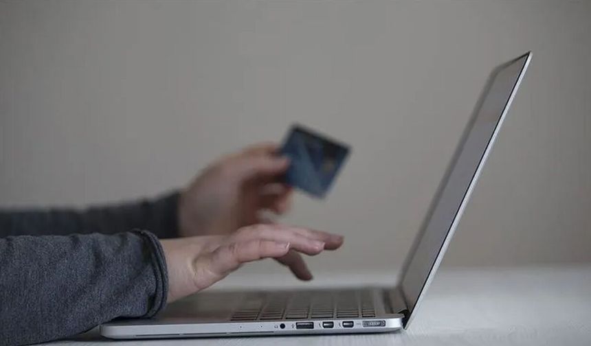 Ticaret Bakanlığı'ndan Sahte Yorum ve Puan Skandallarına Fren: Tüketici Değerlendirmelerine Yeni Düzenleme!