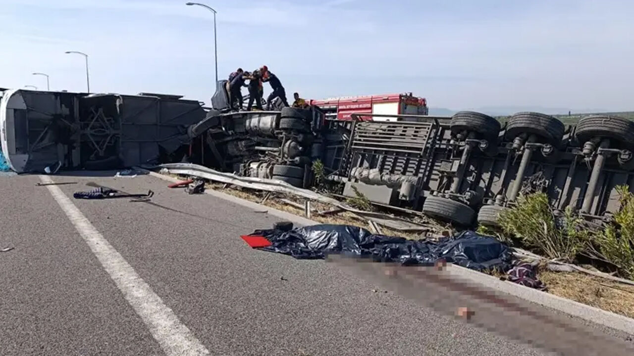 Manisa'da Feci Tur Otobüsü Kazası: 11 Ölü, 27 Yaralı! Sürücüler Hakkında Gözaltı Kararı Verildi