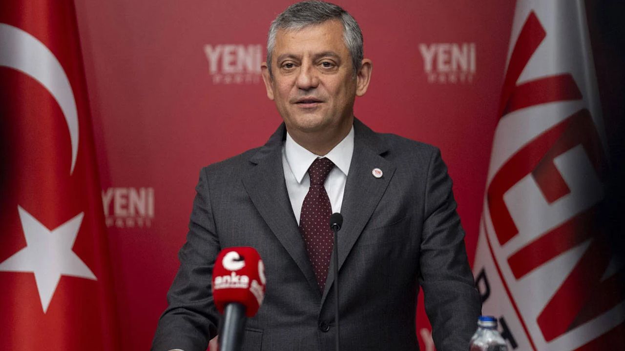 Özgür Özel’den İl Başkanları Toplantısı’nda Sert Açıklamalar: "Bir Darbe Dönemi İçindeyiz"